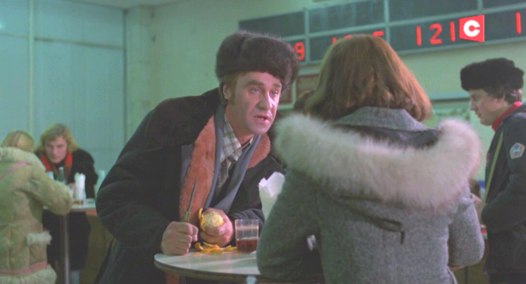 Кадр из фильма "Экипаж"  