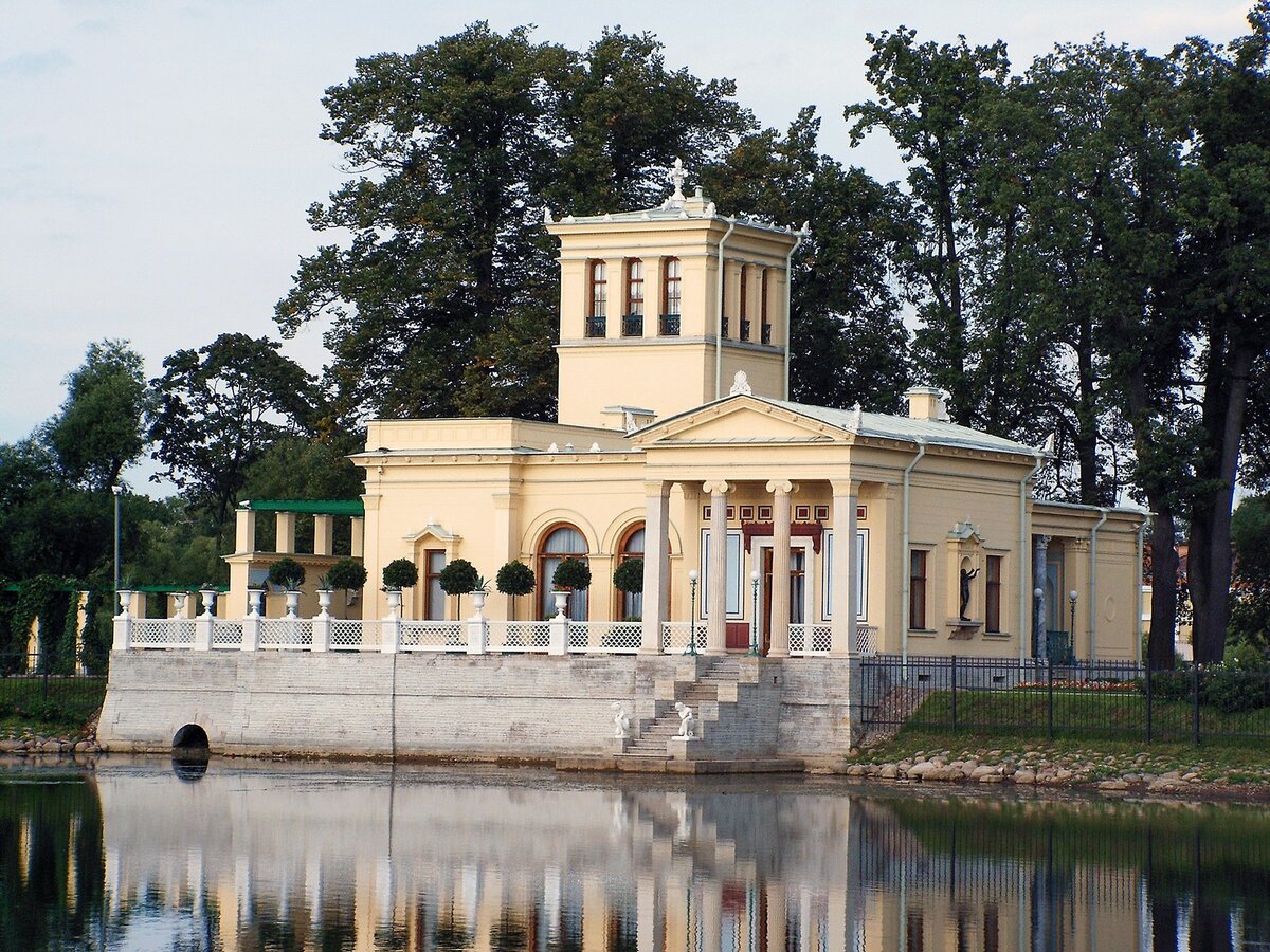 Царицын павильон в Петергофе