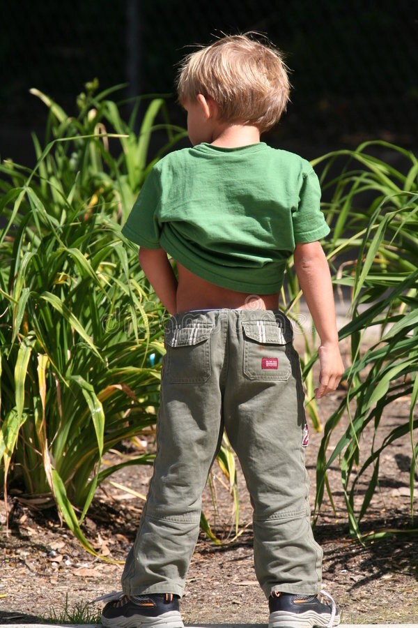 Самая безобидная картинка Яндекса о писающих на улице детях