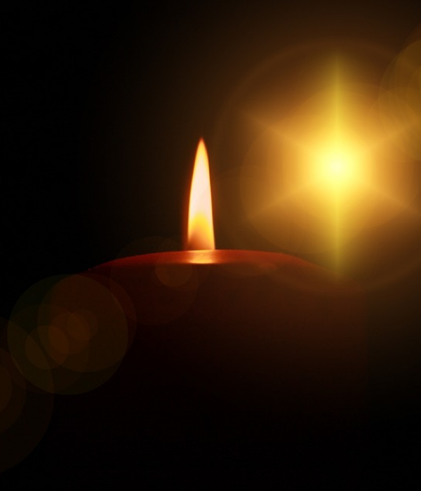 https://cdn.pixabay.com/photo/2012/11/05/16/25/candle-64179_960_720.jpg