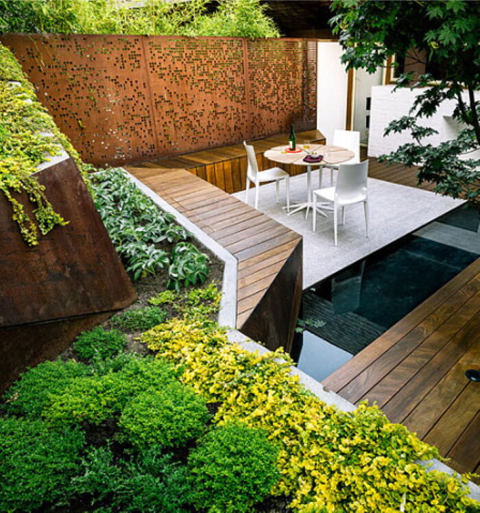 Английский утопленный сад в современном стиле