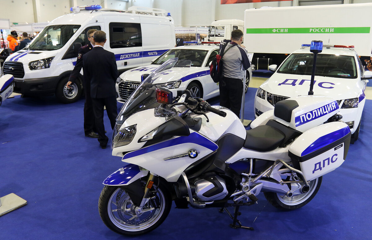 патрульный мотоцикл дорожно-патрульной службы BMW R1250RT 