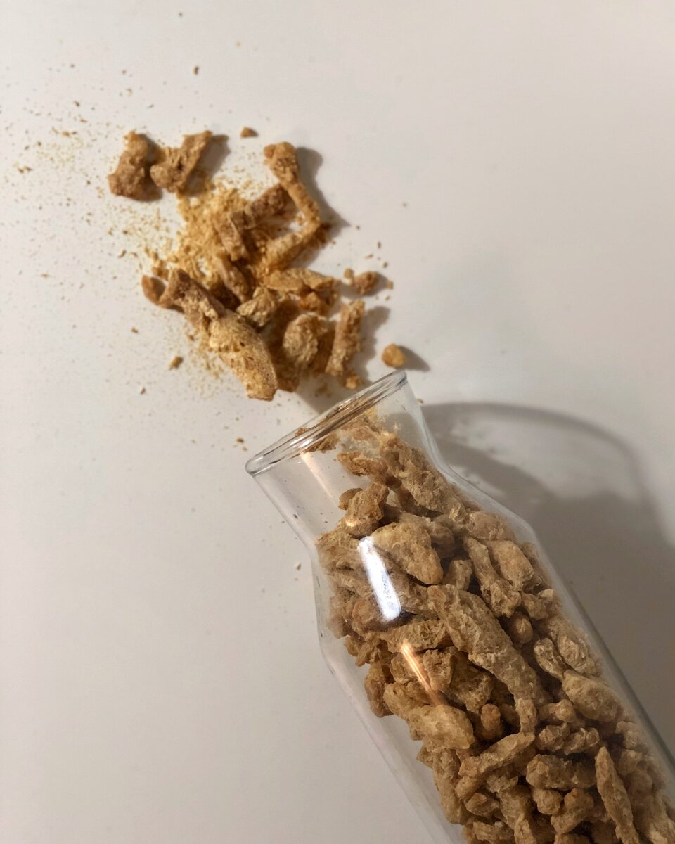 Соя прекрасный источник незаменимых аминокислот, при этом доступная по цене!