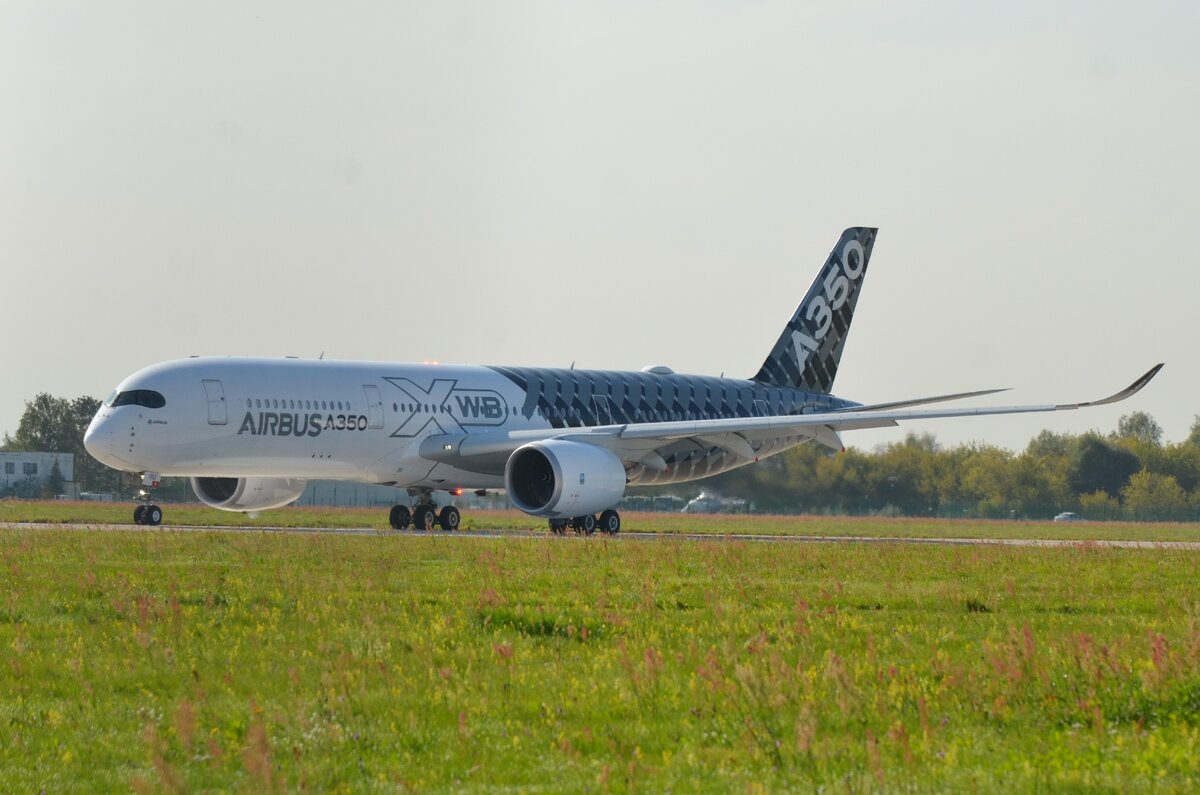 Самолёт А-350 на авиасалоне МАКС-2019