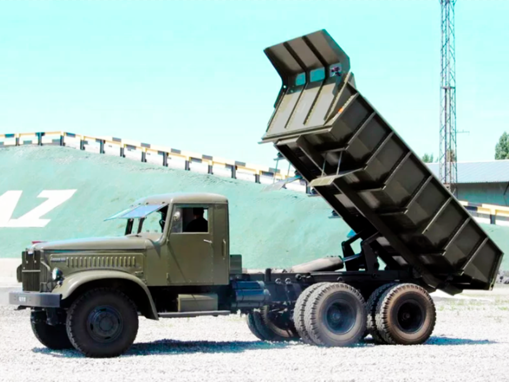 Самая первая модель из кременчуга называлась краз 222 днепр