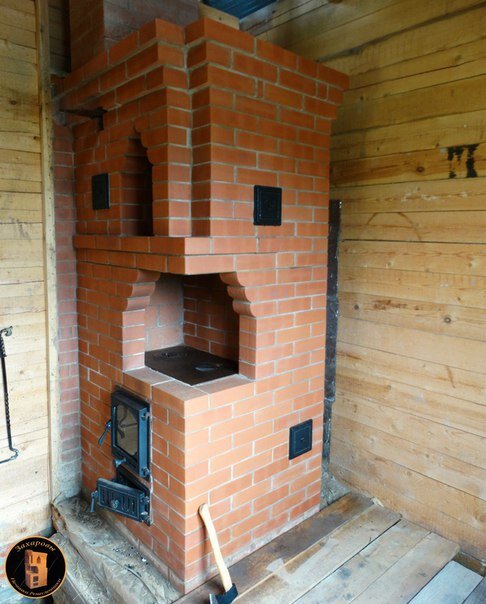 Фото из личного архива Печь-шведка в доме 