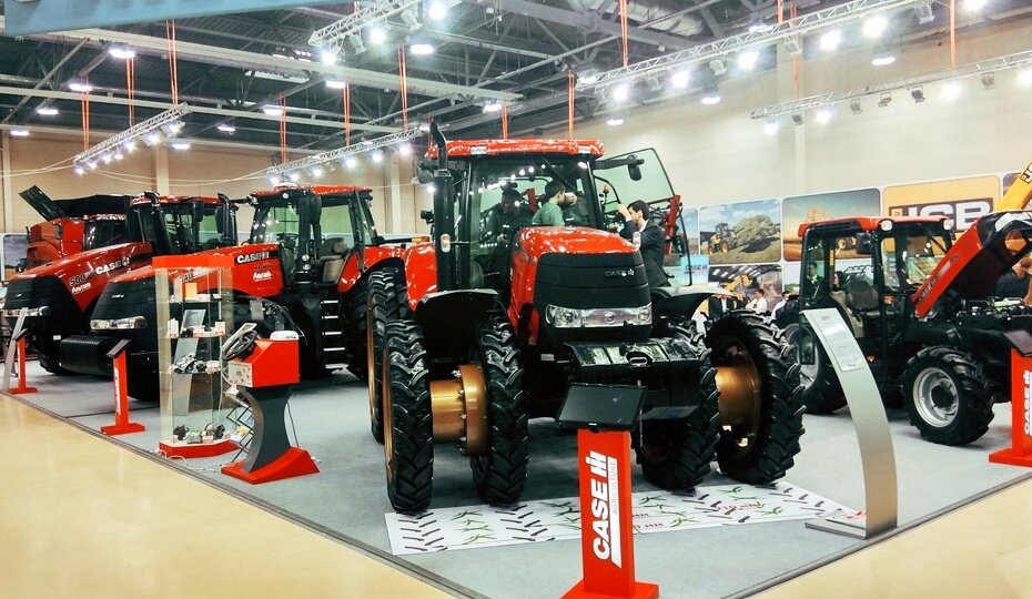 Тракторы CASE на выставке