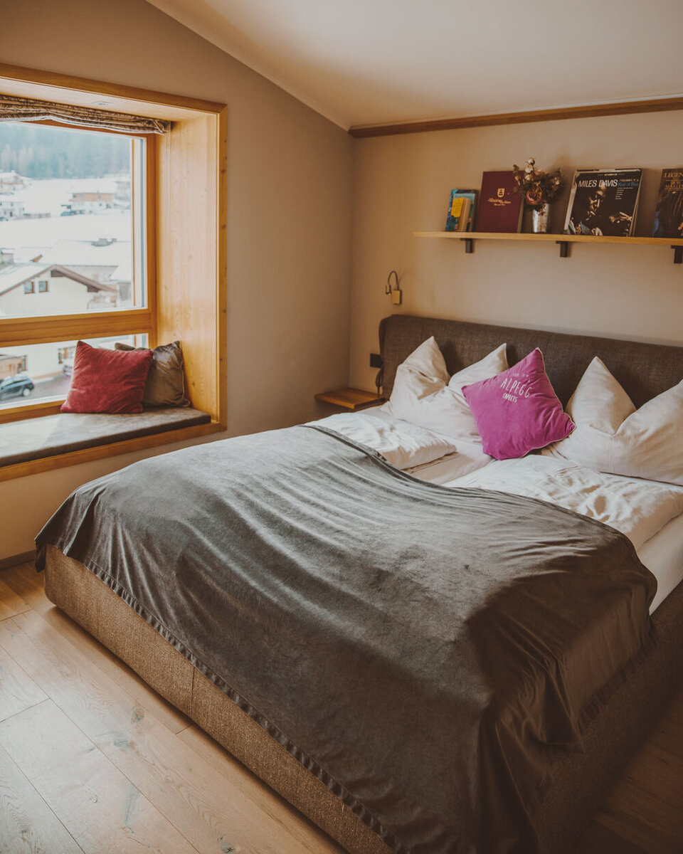 Теплая и уютная спальня, в которой мы отогревались после долгой дороги.