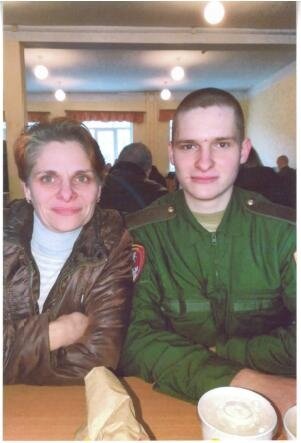 Ярослав с мамой на присяге