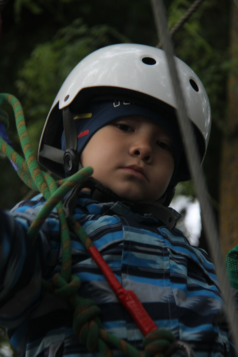В начале этого лета мы отдыхали в посёлке Дивноморское. Посёлок этот не большой, но некоторые развлечения для детей там имеются.-7-4