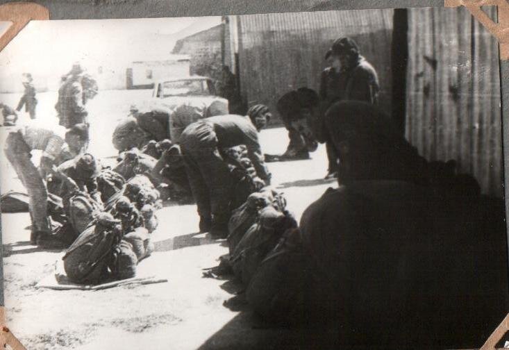 На фото. Туркестан. Фергана. 1978 год. На складе ВДИ. В ВДВ и парашюты строем стоят.