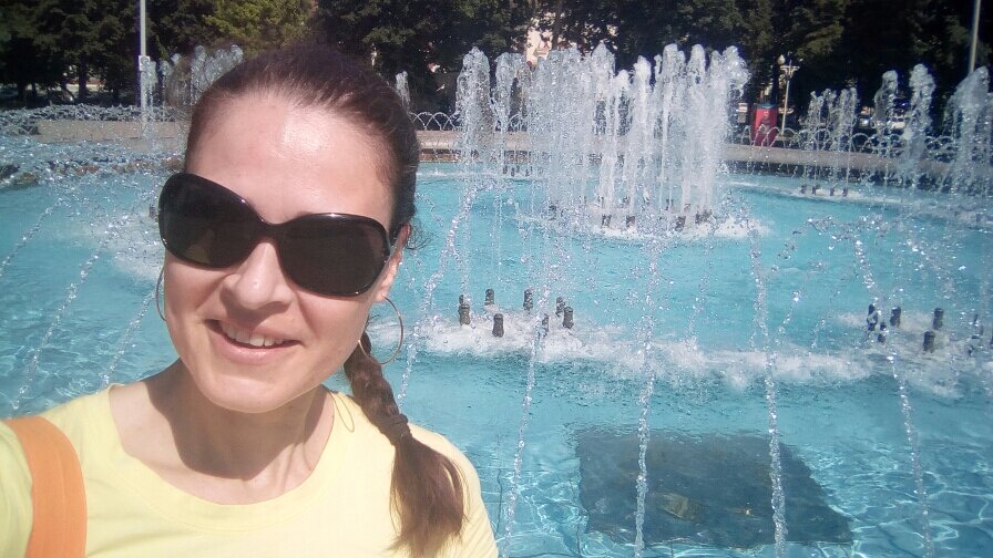 я на фоне фонтана г. Краснодар