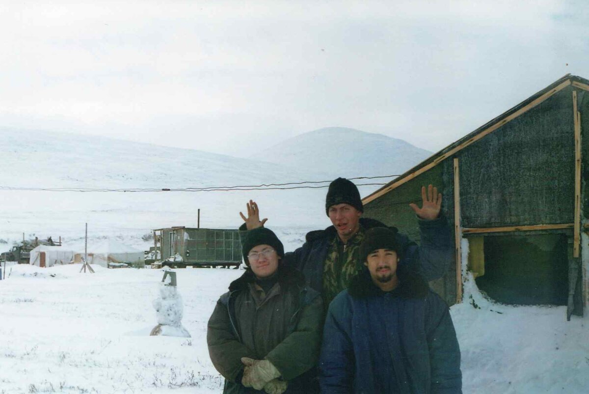 Слева направо: Бочарик, Базилий, Негр