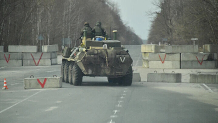 Военные на дороге.   фото: картинки  яндекса. 
