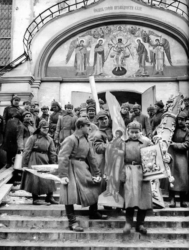 Расхищение храмов. 1927 г.