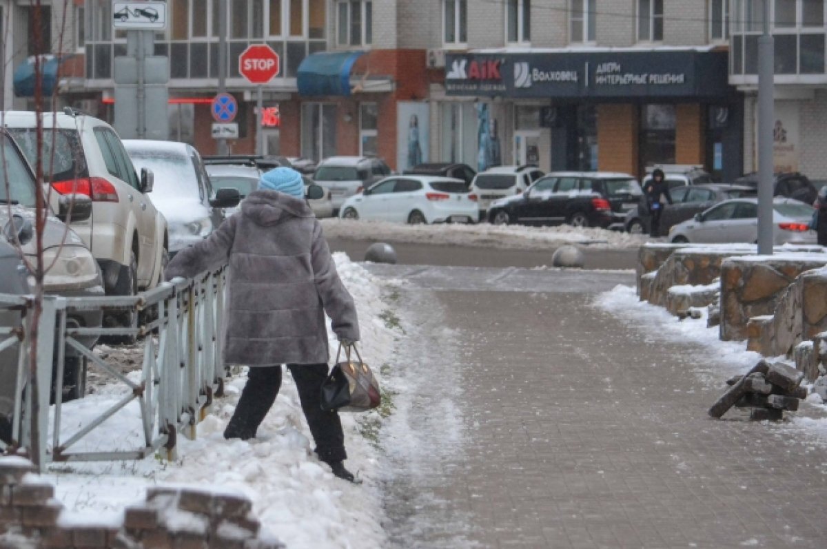    Больше 100 нижегородцев получили травмы из-за падений на льду и обморожений