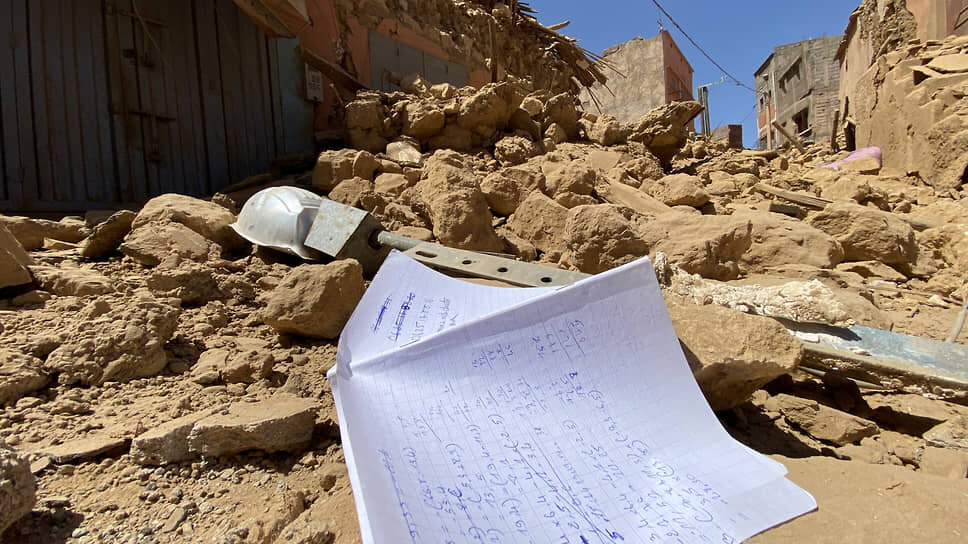    Магнитуда землетрясения составила, по разным данным, от 6,8 до 6,9 баллов Abdelhak Balhaki/Reuters