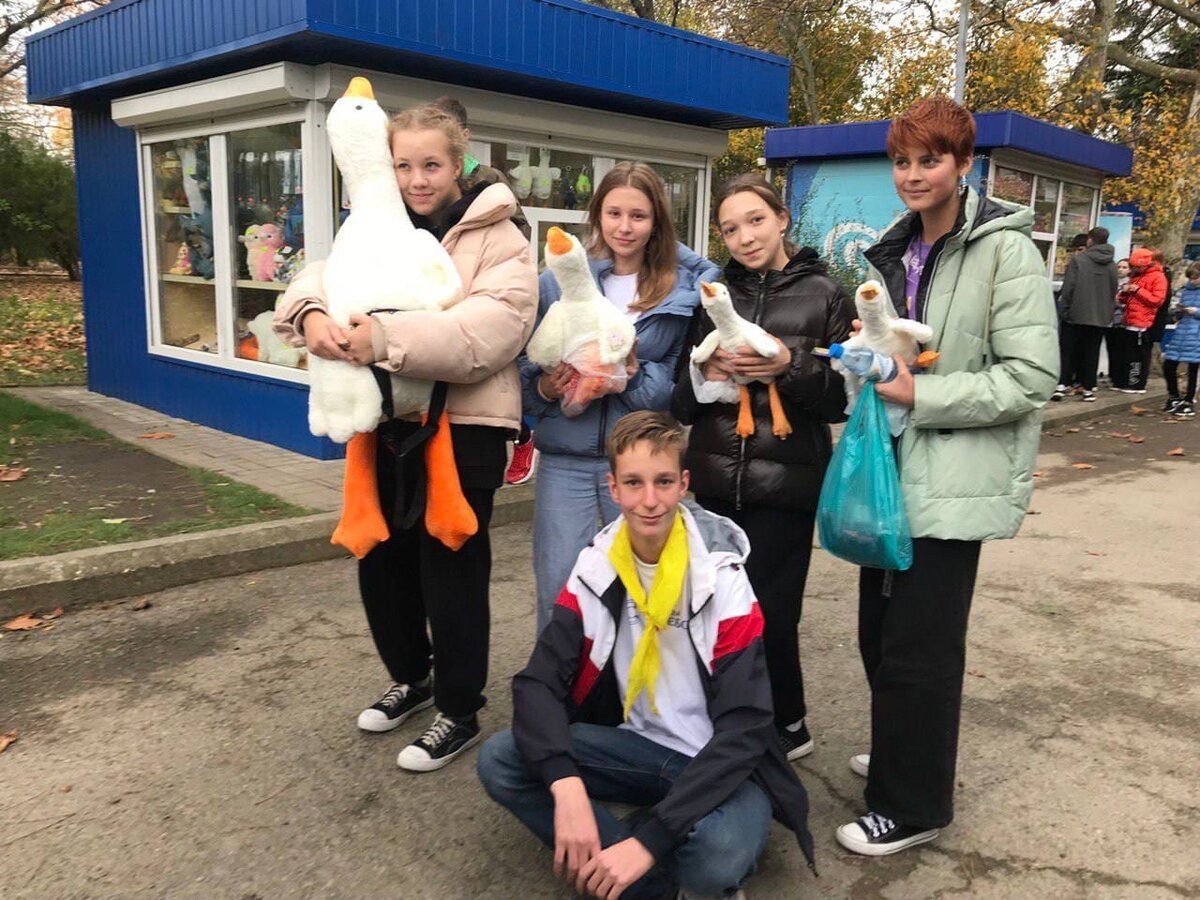 Вот такие гуси были куплены почти каждым ребенком в Орлёнке на Аллее Сувениров