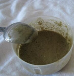 Благотворное воздействие на волосистую часть кожи головы проявляется в следующем: