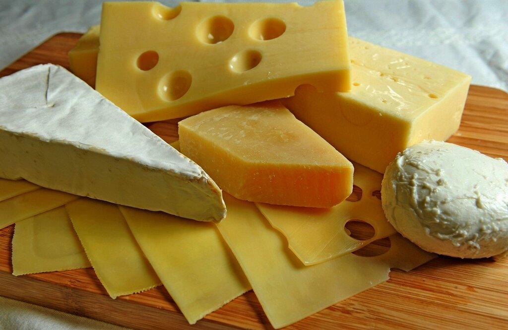 Почему сыр белый. Сыр. Красивый сыр. Сыр разный. Самый красивый сыр.
