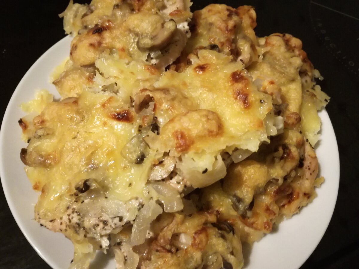 Мясо по-французки - это легкое в приготовлении мясное блюдо, которое украсит любой стол и понравится всем. Я расскажу вам, как приготовить мясо по-французки.