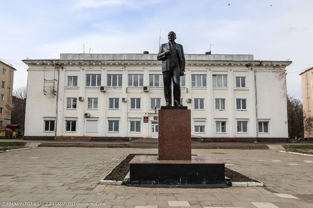 В кольчугине. Город Кольчугино Владимирской области. Площадь города Кольчугино Владимирской области. Кольчугино центр города. Памятник Орджоникидзе Кольчугино.