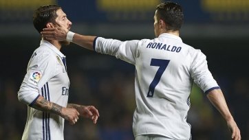 Как сообщает Diario Gol, в «Реале» устали от того, что Криштиану Роналду  уделяет очень много внимания своей персоне в ущерб командным интересам.  Издание добавляет, что пять футболистов не побоялись публично высказать  претензии португальцу. В их число вошли Рамос, Иско, Асенсио, Васкес и Себальос. Они хотят, чтобы Криштиану задумался над своим поведением. 
