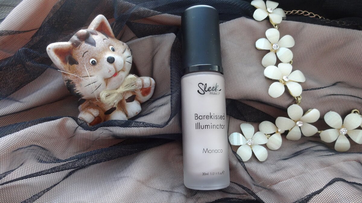 Пожалуй, иллюминайзер - второй продукт в рейтинге моих любимчиков среди косметических средств, первенство он уступает только теням. 