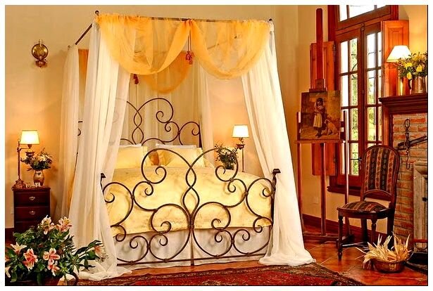 http://www.powerhelper.ru/spalnja/baldahin-v-spalne-sozdaem-nastroenie.html