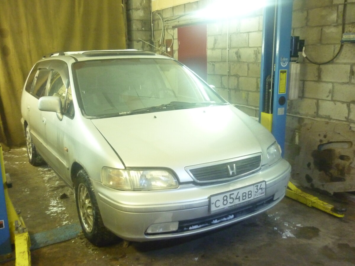  Снимаем колесо, нам нужно открутить ступичную гайку