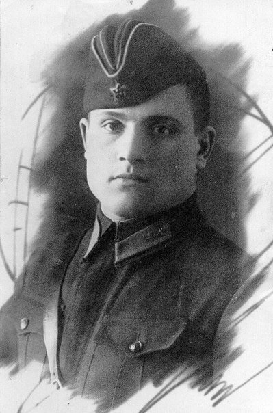 Старший лейтенант Михаил Девятаев