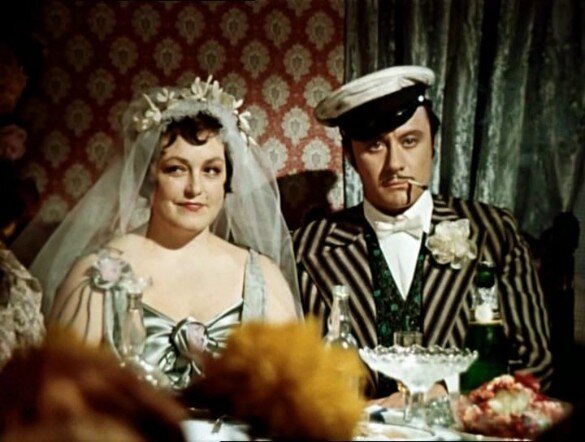 кадр из фильма "12 стульев"