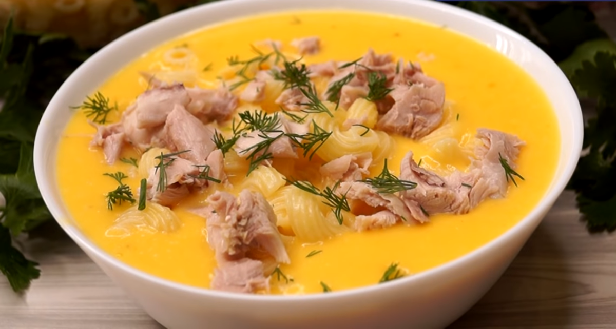 Калнина супы. Суп с макаронами и курицей. Суп с макаронами. Сливочный суп с курицей и макаронами. Куриный суп с макаронами и картошкой