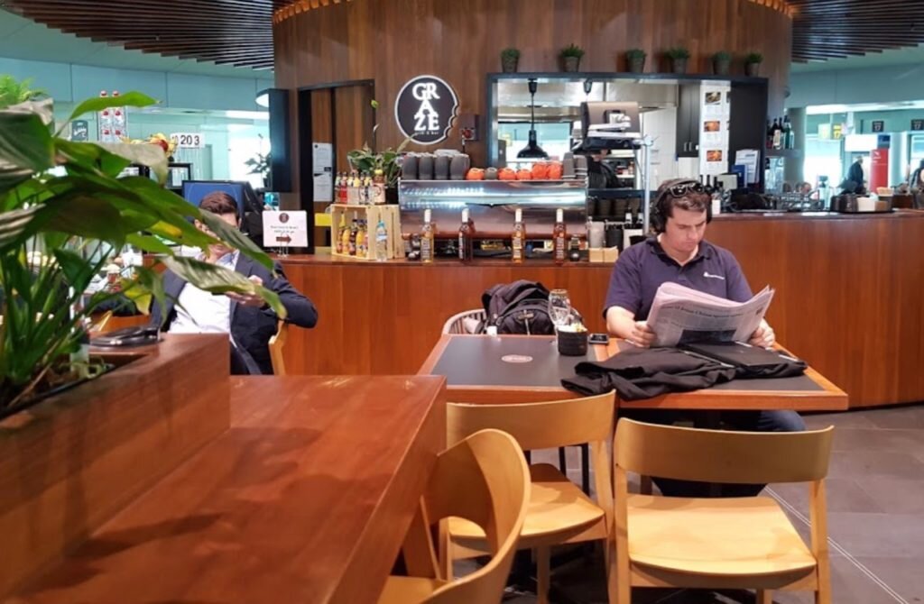 На фото Graze Grill & Bar в аэропорту Брисбена.