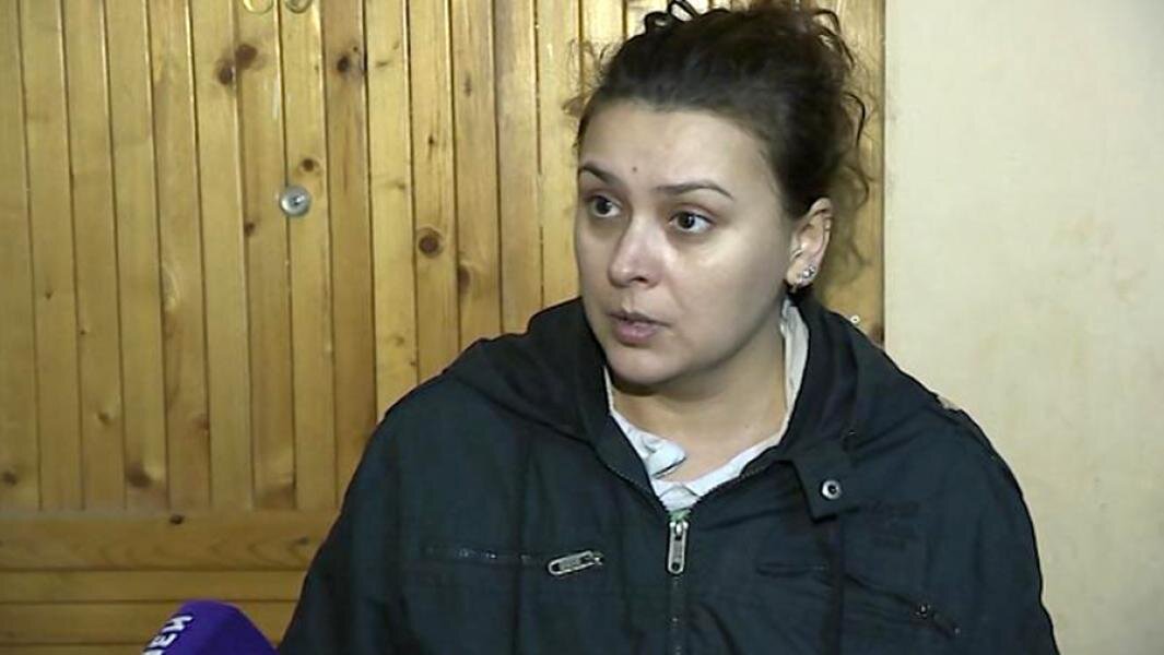 Мать пострадавшего мальчика, облитого бензином. Фото: iz.ru