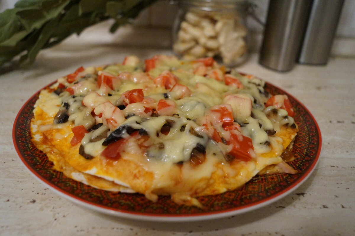 Пицца на тортилье на сковороде рецепт с фото