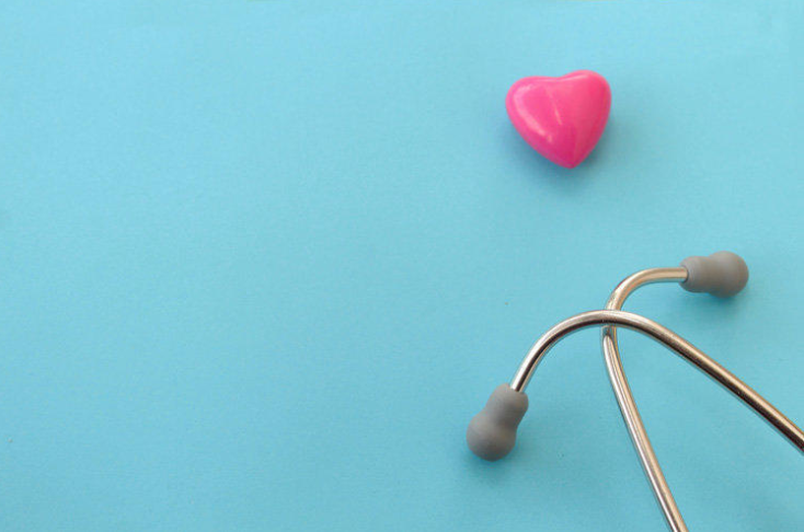 Образование тромбов является одним из самых опасных явлений в сосудах и вызывает такие серьезные заболевания, как инфаркт миокарда, стенокардия, инсульт. От этих болезней во всем мире ежегодно умирают миллионы людей. И всех их могли бы спасти средства, предотвращающие появление тромбов.