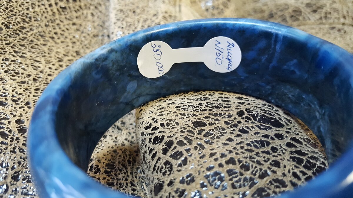 Браслет из цельного дианита, цена 350 000 р. Фото автора.