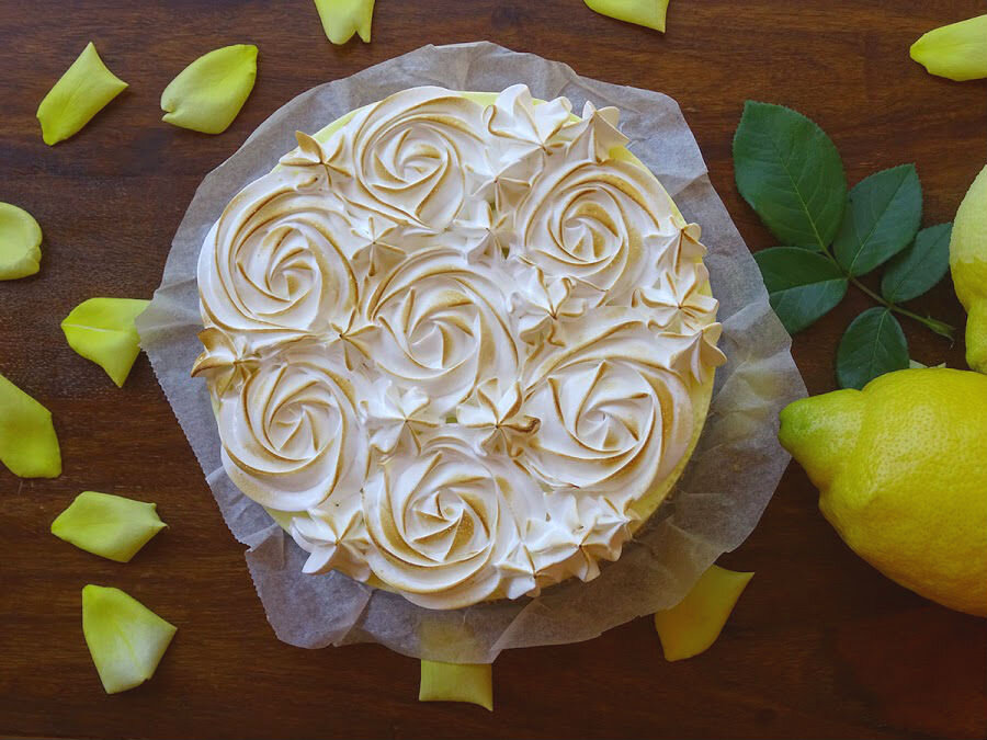 https://cocina.facilisimo.com/cheesecake-de-limon-y-merengue-sin