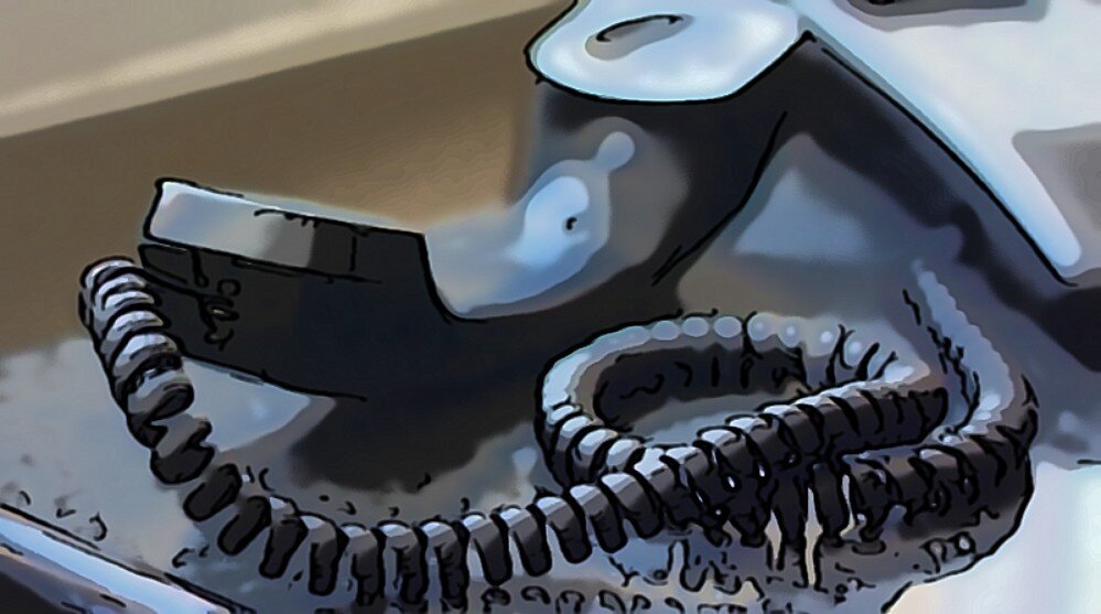 После этого положили трубку на том конце провода, я же осталась в полном недоумении. Не брала кредиты/займы, в "быстроденьгах" не участвовала, только сбербанковская кредитная карта. Сразу позвонила в банк, объяснила ситуацию, продиктовала номер, где мне ответили, что они не занимаются таким видом деятельности и скорей всего это мошенники. Я успокоилась, но через неделю звонки возобновились. Меня не желали слушать, нервное состояние стало давать сбой, продержавшись неделю, после звонков с утра и поздней ночью сама позвонила по последнему номеру, чтобы прояснить ситуацию. Оказывается, что 15 лет назад, действующий сейчас номер ( сим-карта была приобретена около 14 лет назад ) был оформлен на мою тезку, разница только в фамилии, проживающей в другом крае, городе и она брала кредит, который не погасила. Объяснившись с коллекторской службой, звонки прекратились.