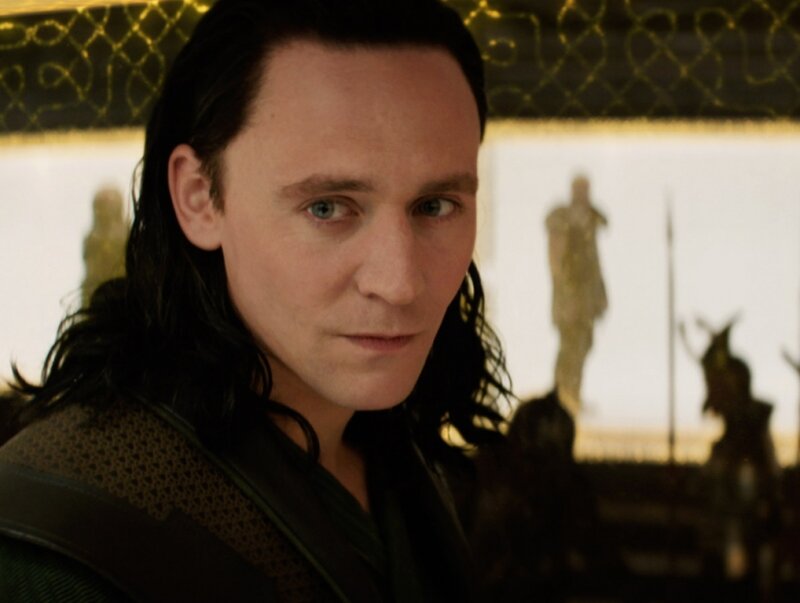 Том Хиддлстон, кадр из фильма «Тор»