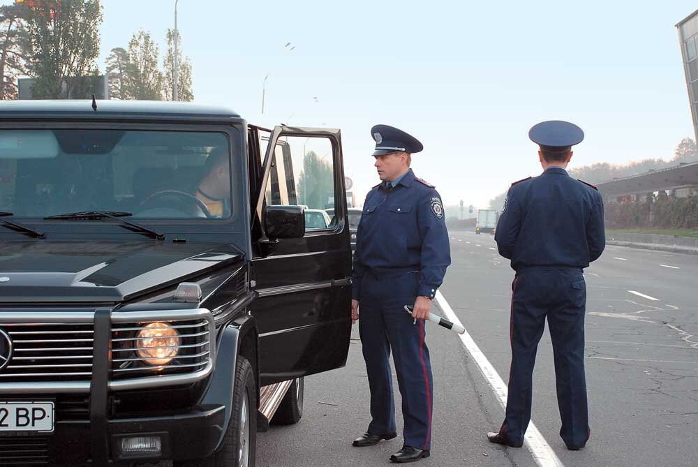 Ждала бизнесмена а приехал гаишник на гелике с ночной смены