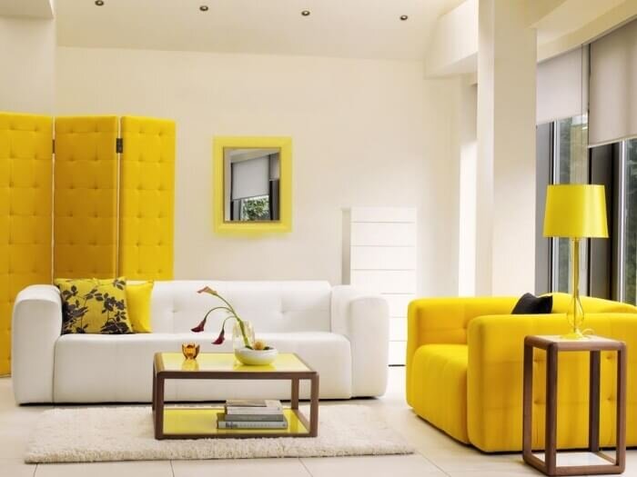 Желтые обои: 45 фотоидей, как красиво сочетать в интерьере разных комнат | centerforstrategy.ru