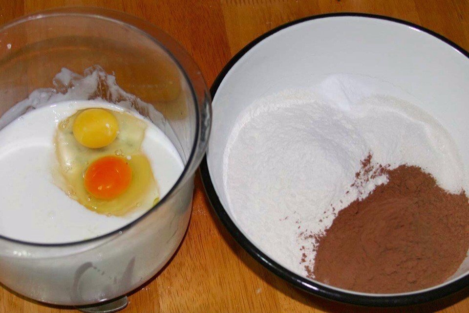 Ч л соль 1 щепотка. Яйца и молоко смешать. Столовая ложка соли. Ч л соль 1 щепотка. Яйцо перемешиваем с молоком.