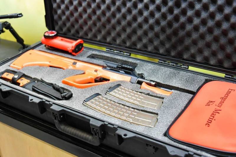 Набор для выживания с винтовкой Steyr AUG/ A3 M1, фото: Franco Palamaro, all4shooters.com