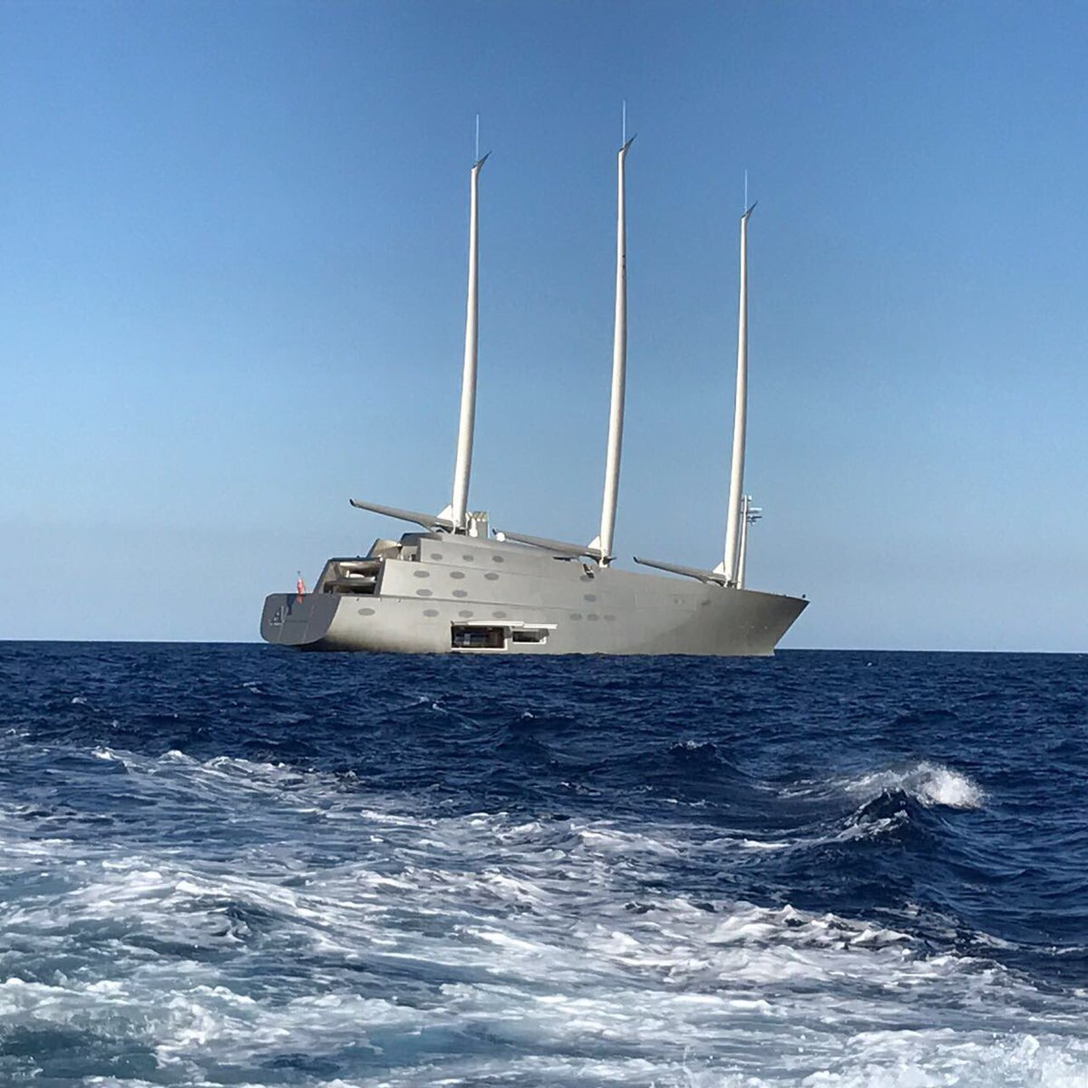 Sailing Yacht a парусная яхта