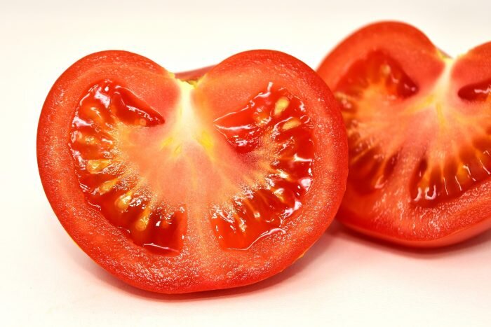 Вредна ли кожура от помидоров?