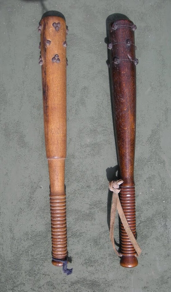 Британские траншейные дубинки обр. 1915 года разных производителей.