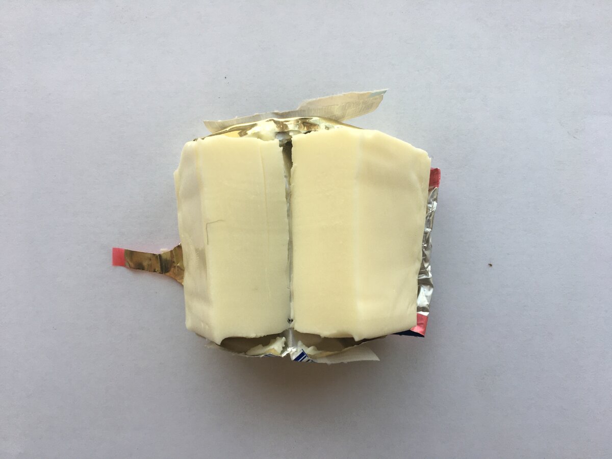 Плавленый сыр в разрезе