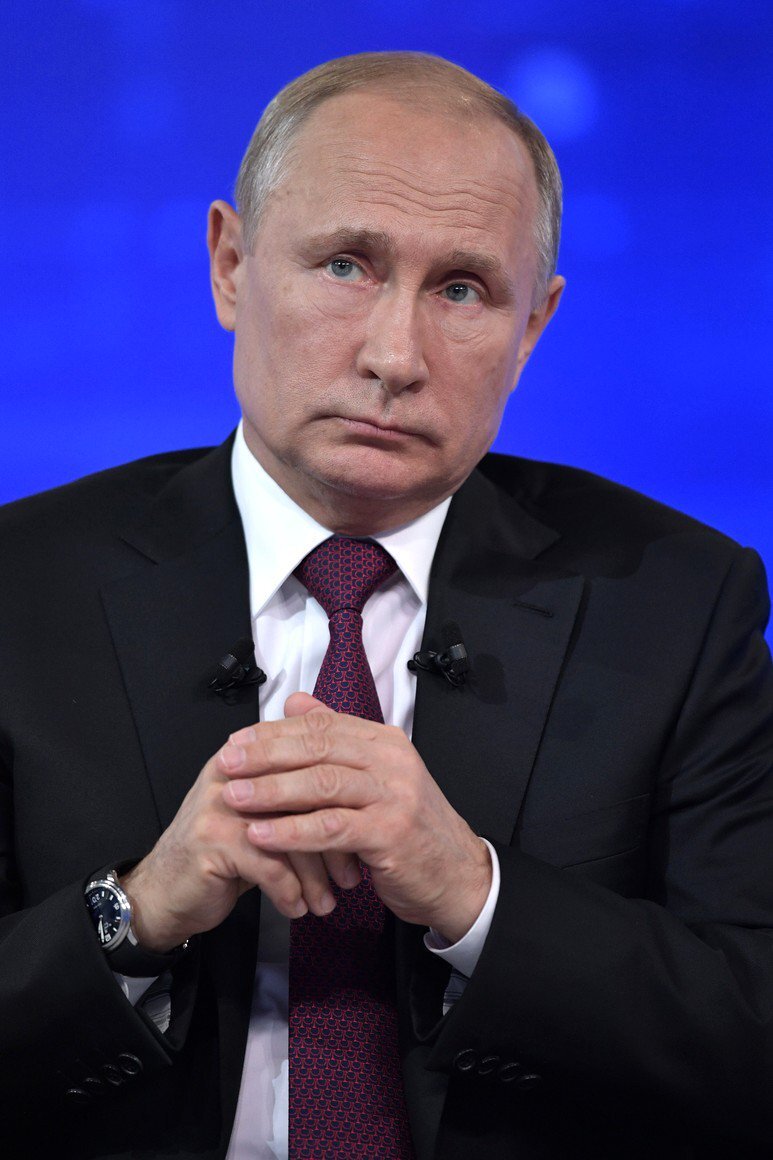 Россия к настоящему моменту списала африканским государствам долги более чем на $20 млрд, сообщил президент РФ Владимир Путин на форуме "Россия - Африка" в Сочи. По его словам, Россия "участвует в инициативе по облегчению долгового бремени стран Африки". Названная президентом сумма вызвала аплодисменты зала, в котором присутствуют руководители нескольких африканских стран.